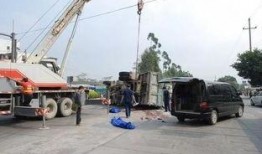 玉林交通事故最新爆料,多车相撞，伤亡情况紧急通报