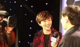 丑角最新爆料新闻联播在线观看,最新丑角爆料新闻联播，在线观看精彩瞬间